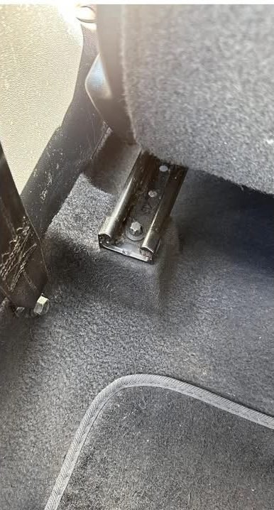 Rear floor carpet, before and after cleaning (after)